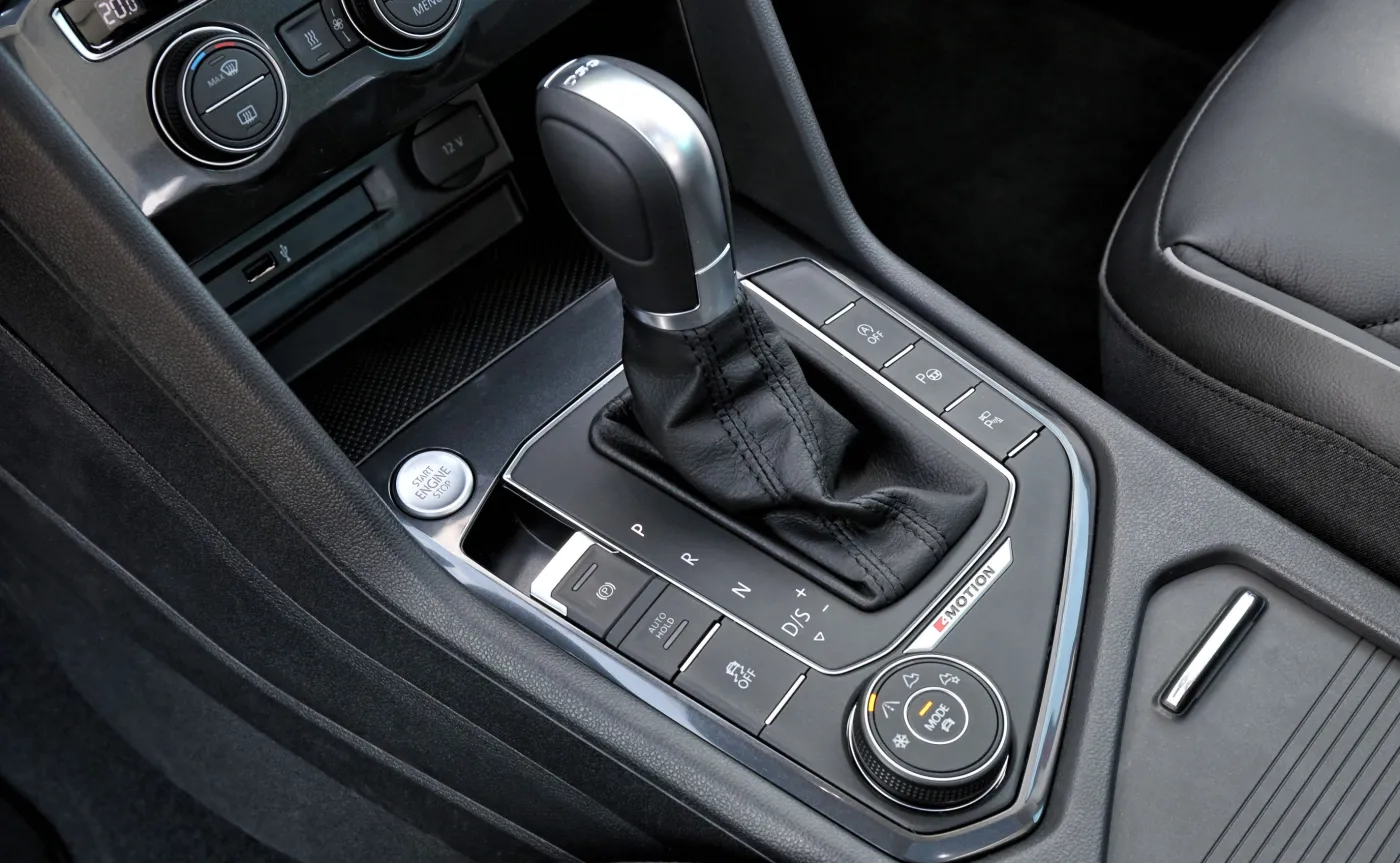9038114-volkswagen-tiguan.jpg