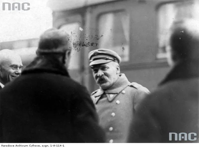 7745871-jozef-pilsudski.jpg