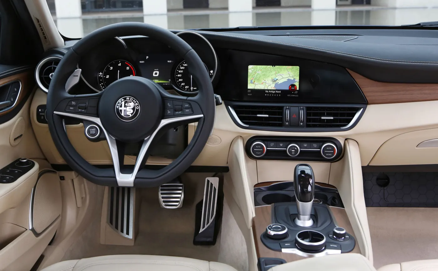 9053505-alfa-romeo-giulia.jpg