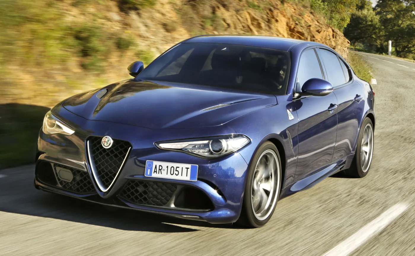 9053633-alfa-romeo-giulia.jpg