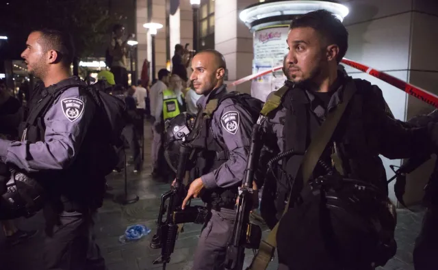 Izrael cofa pozwolenia na wjazd dla Palestyńczyków po ataku w Tel Awiwie