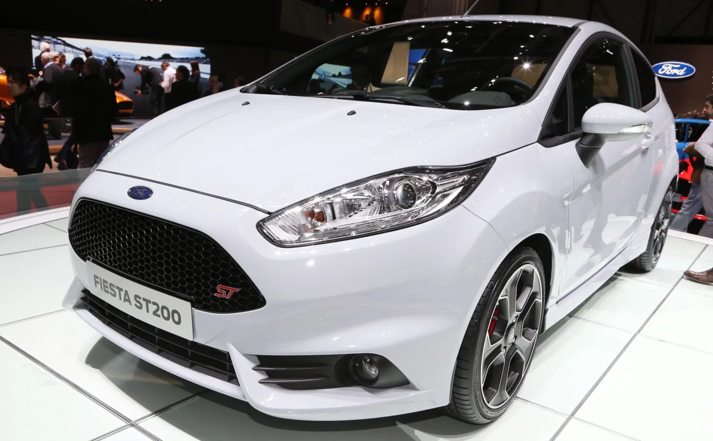 9170820-ford-fiesta-st200.jpg
