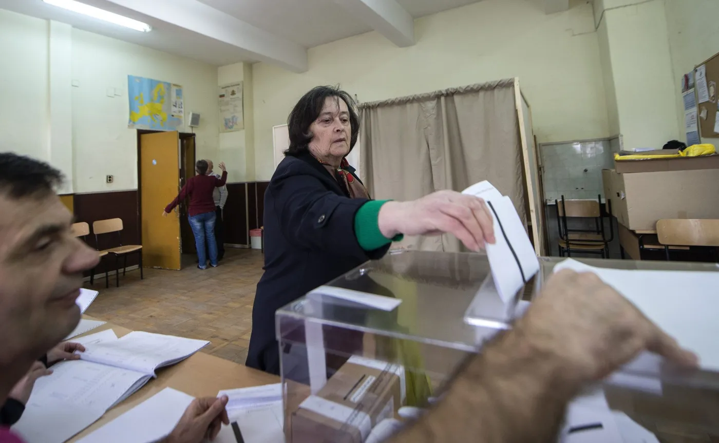 Kandydat socjalistycznej opozycji prowadzi w bułgarskich wyborach prezydenckich