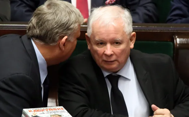 "Politico": Kaczyński wśród 28 postaci, które kształtują przyszłość UE. Jest wysoko w RANKINGU
