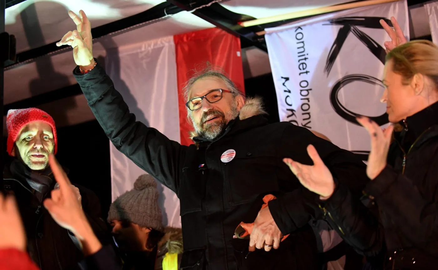 Mateusz Kijowski: Apeluję do wszystkich, dzwońcie do rodzin, dzwońcie do przyjaciół - czekamy na was