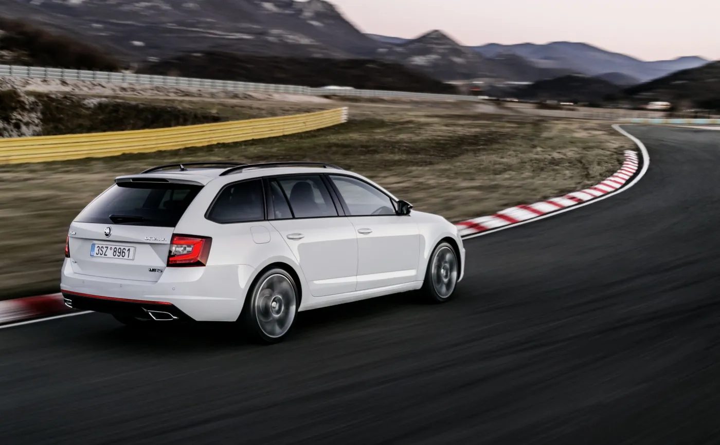 9724878-skoda-octavia-rs.jpg