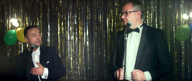 Czesław Mozil śpiewa z Artum Andrusem. Zobacz teledysk