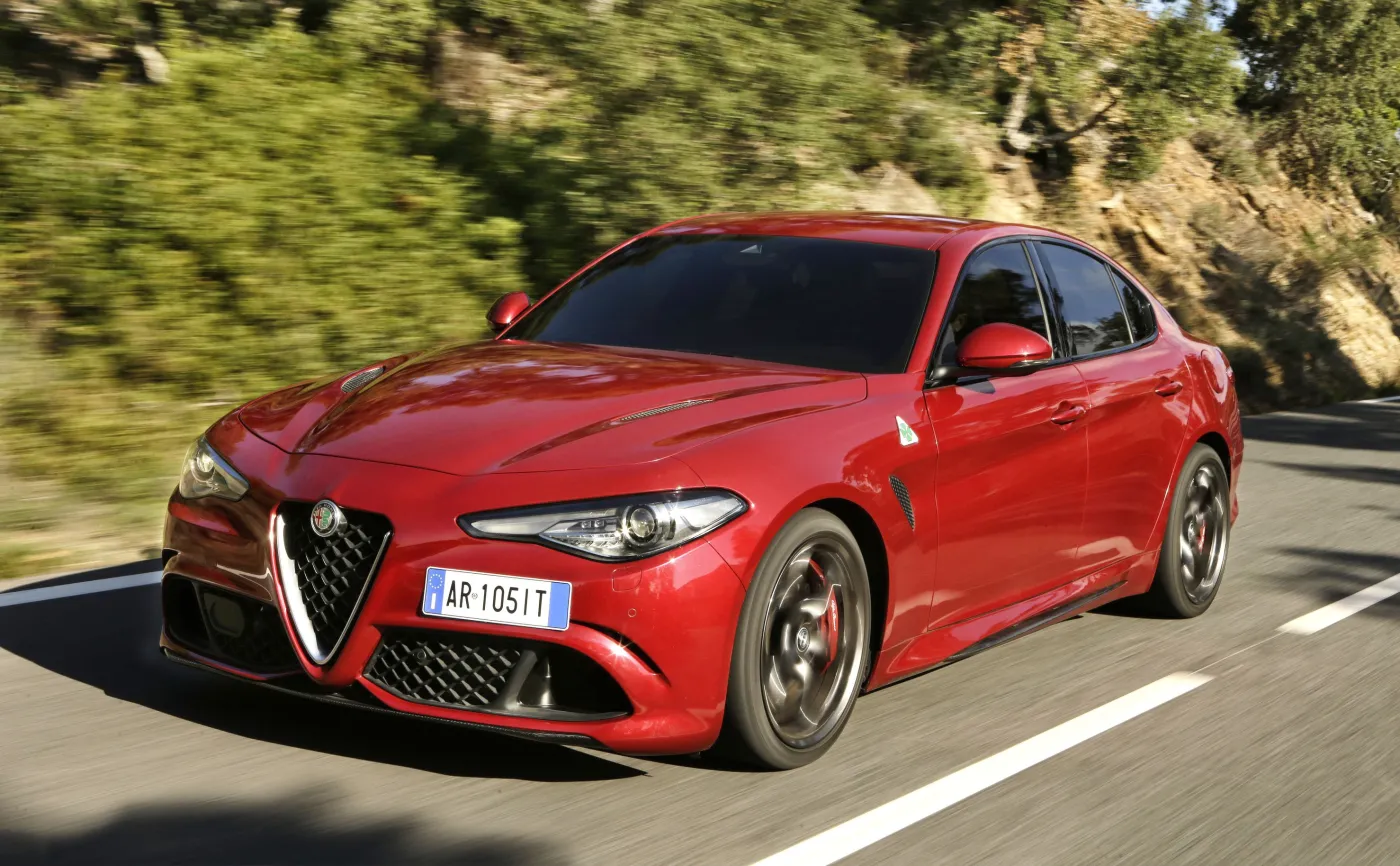 9053601-alfa-romeo-giulia.jpg