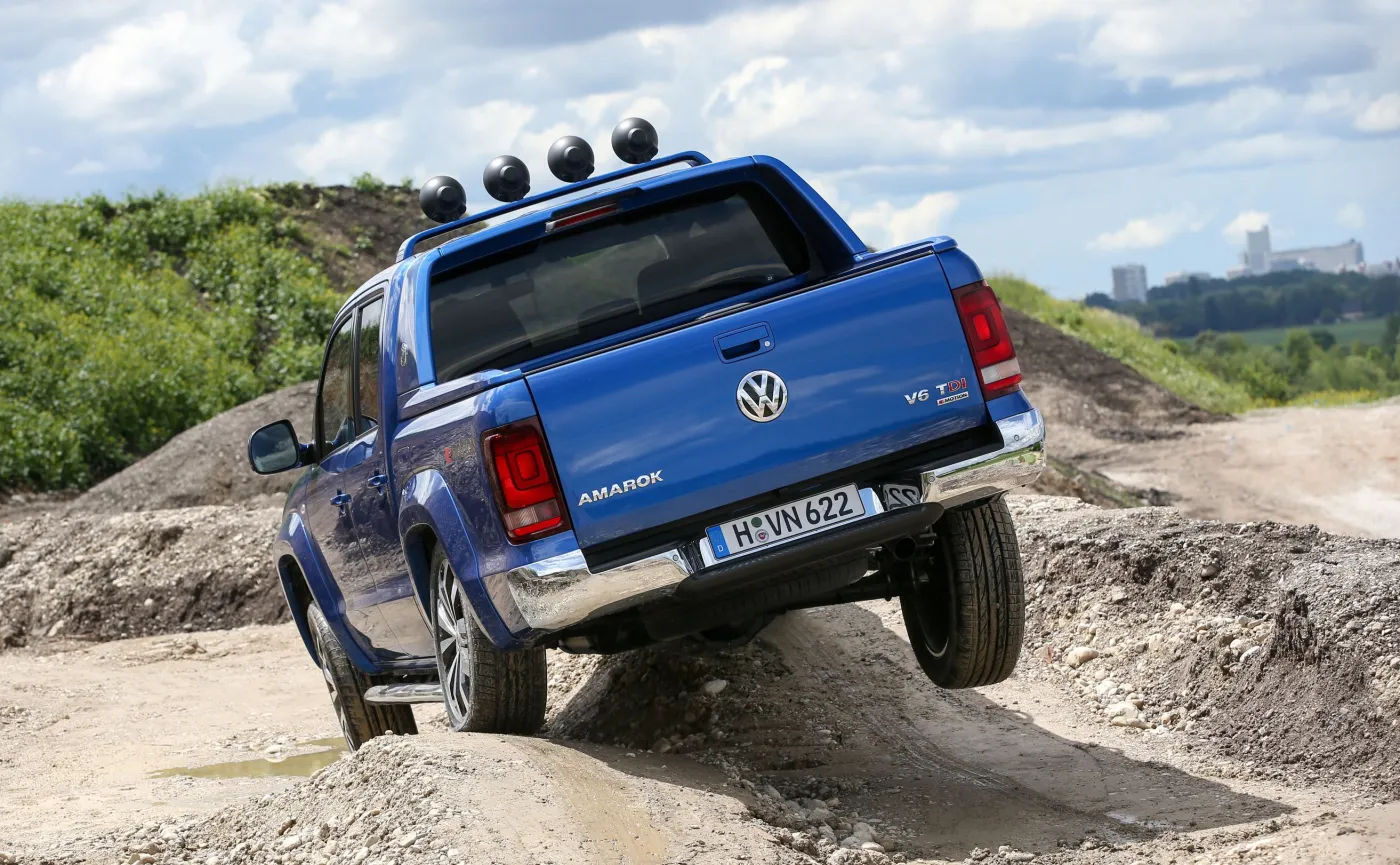 9442086-volkswagen-amarok.jpg