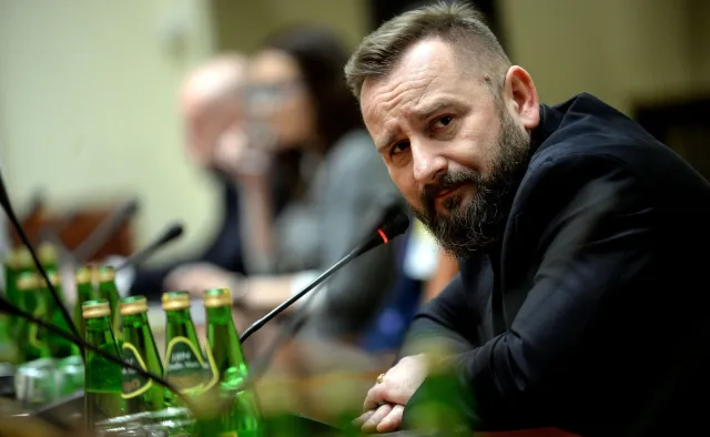 Poseł Liroy-Marzec idzie na wojnę z Morawieckim. Walczy o wstrzymanie drastycznych podwyżek opłat za parkowanie