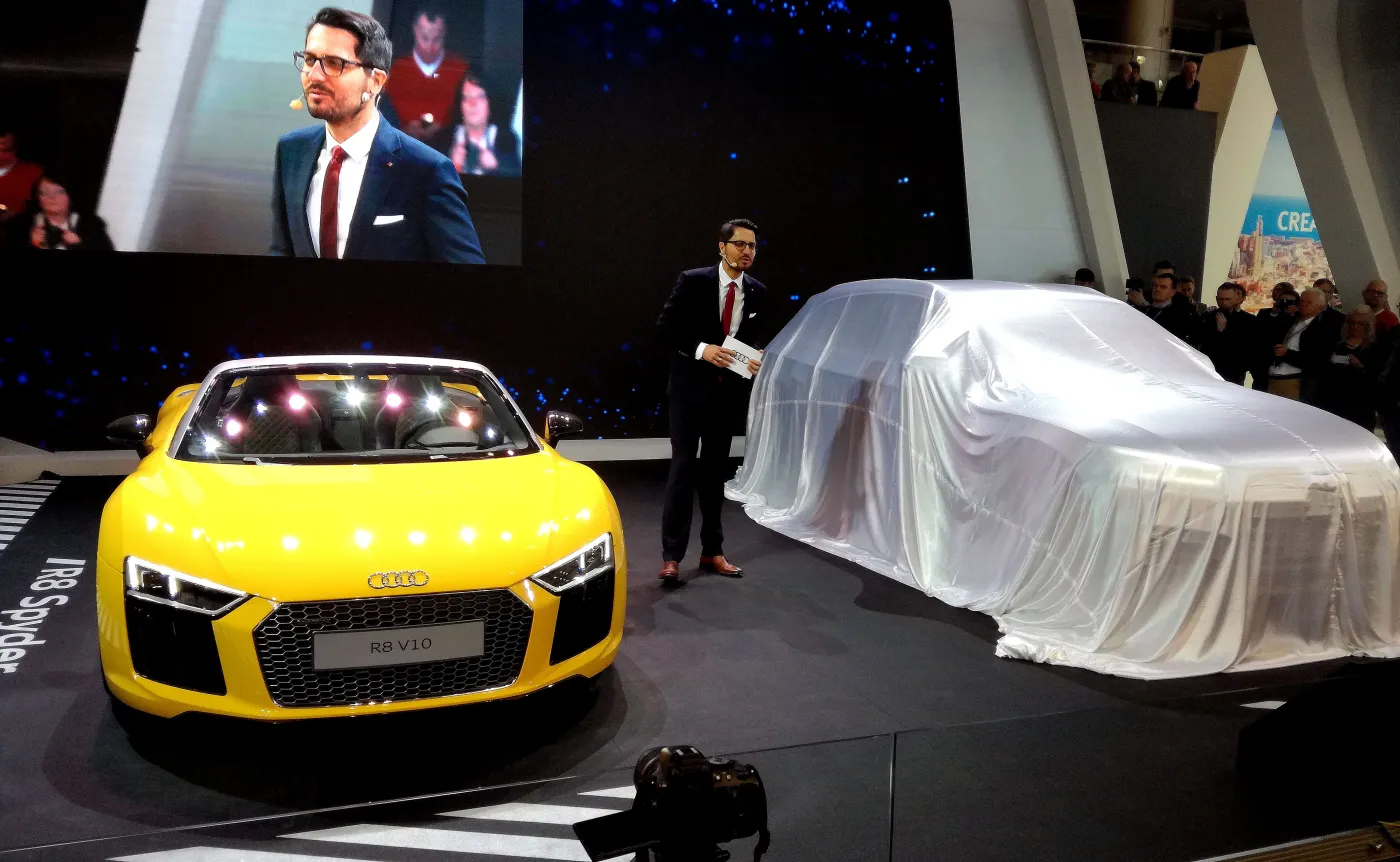 10043573-audi-r8-spyder.jpg