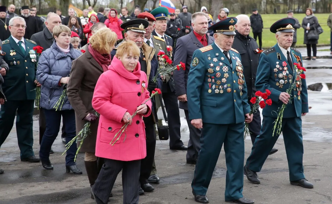 10108561-delegacja-rosjan.jpg