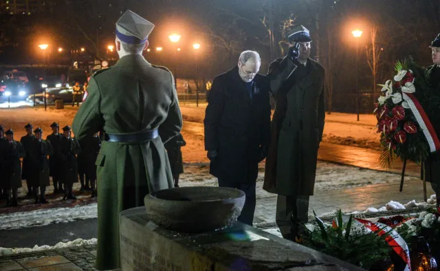 Wpadka Macierewicza. "Dla Piłsudskiego Powstanie Warszawskie było symbolem i źródłem odbudowy Wojska Polskiego"