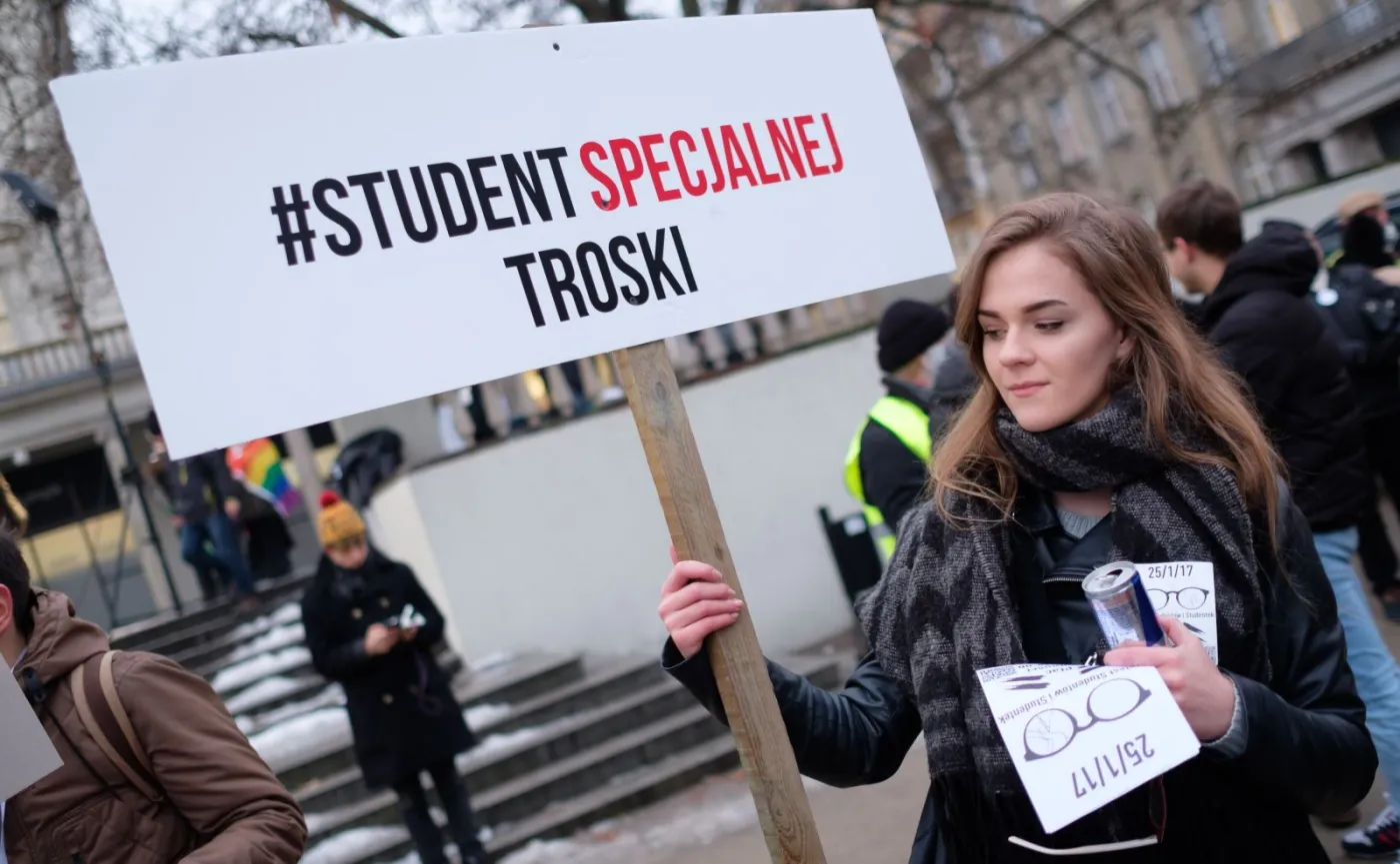 9824870-protest-studentow.jpg