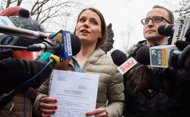 Polityczna awantura o "10 sierot z Syrii". Rząd dementuje, PO żąda wyjaśnień