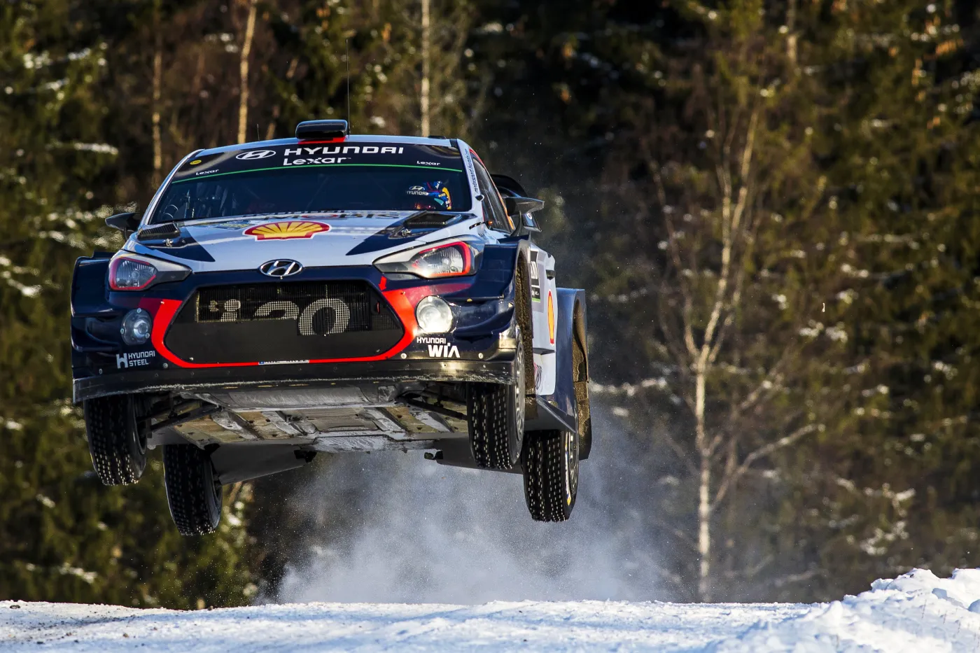 Rajdowe MŚ: Neuville uszkodził samochód, Latvala liderem w Szwecji