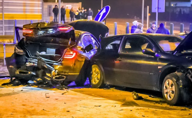 Brejza oskarża: kierowca Macierewicza nie był badany na trzeźwość, uciekł z miejsca wypadku [MAMY DOKUMENT]