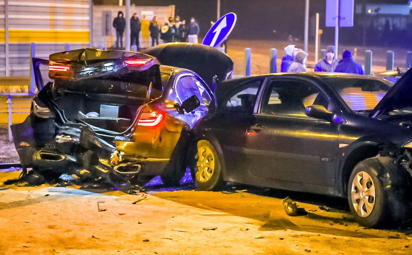 Brejza oskarża: kierowca Macierewicza nie był badany na trzeźwość, uciekł z miejsca wypadku [MAMY DOKUMENT]