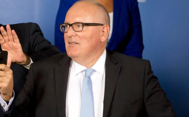 Politycy PiS ostro krytykują Timmermansa. "Jego zachowanie to prezent dla Rosji; głośno krzyczy ktoś, kto nie ma racji"