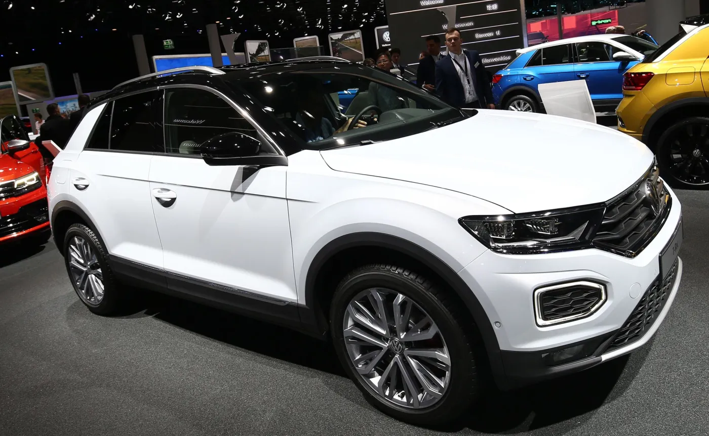10490991-volkswagen-t-roc.jpg