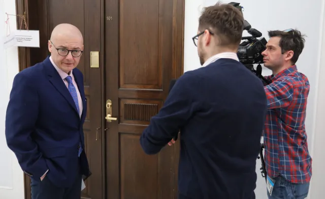 Kamiński poszedł w ślady Clintona. "To będzie mocna książka, osadzona w polskich realiach"