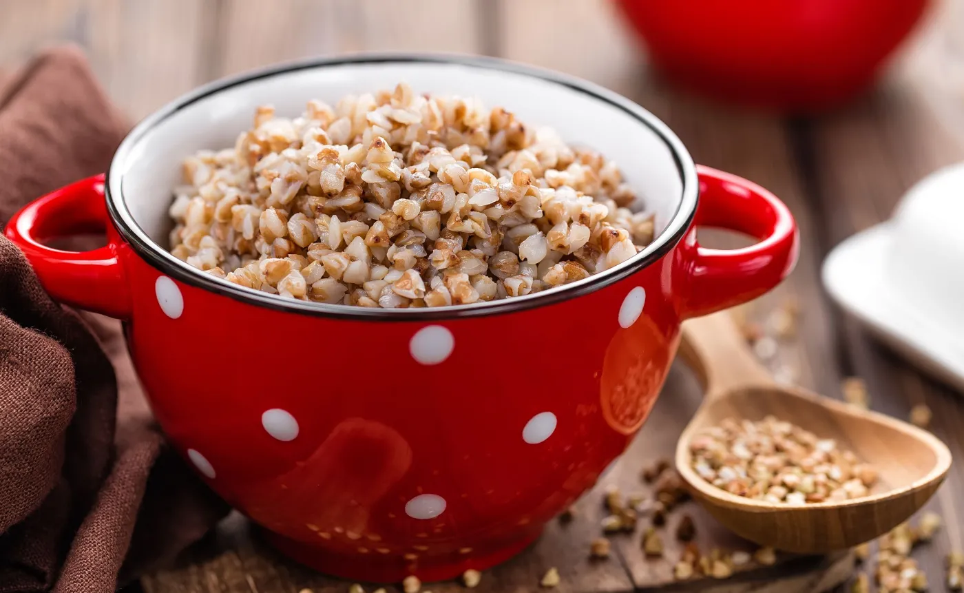 Kasza zdetronizuje ziemniaki? Ma moc zalet!