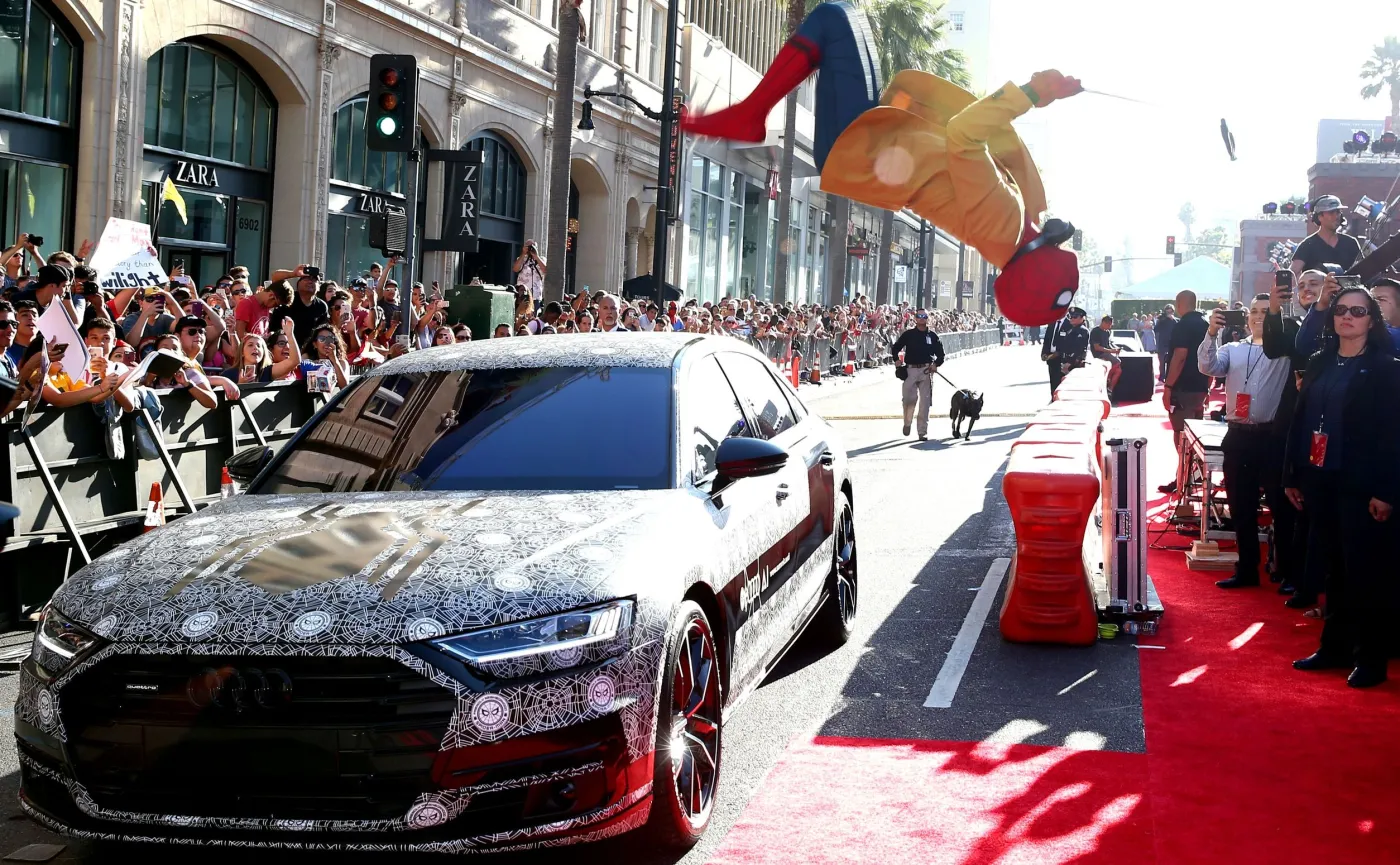Audi A8 nowej generacji pierwszy raz odkrywa karty na premierze Spidermana. Jak wygląda? [MAMY WIDEO i ZDJĘCIA]