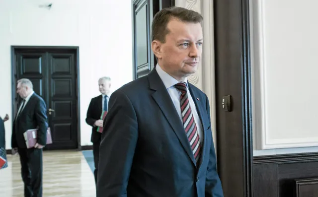 Spór o Błaszczaka na komisji SWiA. PO: Działa na szkodę Polski. PiS: Wniosek zawieszony w próżni