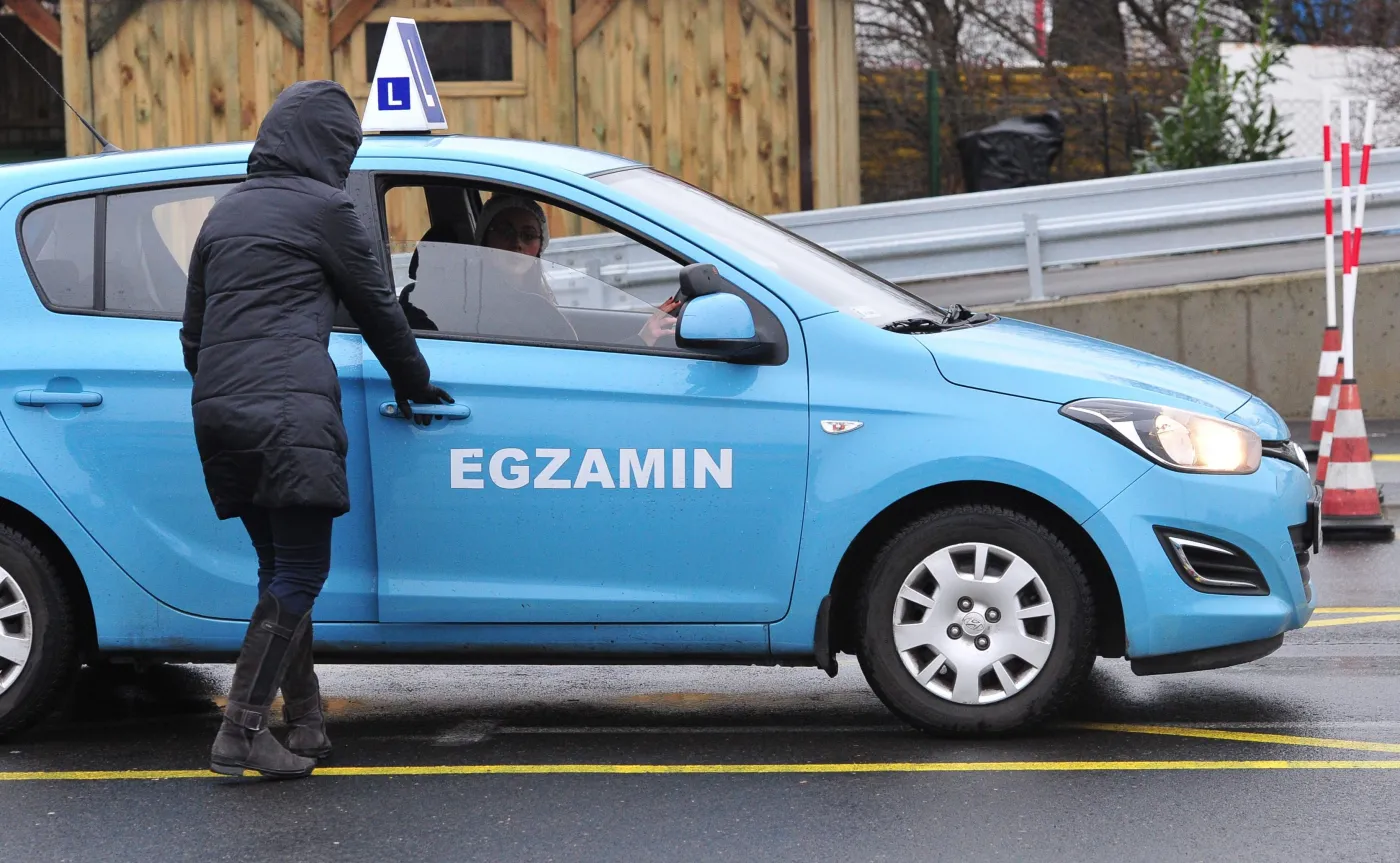 Niemka zdawała w Polsce egzamin na prawo jazdy i... porwała "elkę"