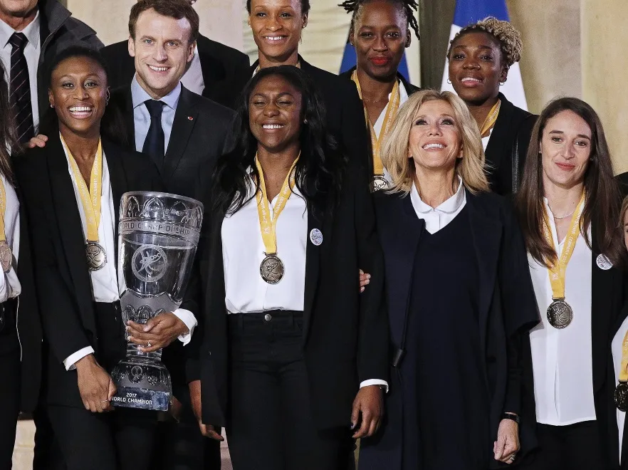 "Wyprasowała gębunię"? Zdaniem internautów TE ZDJĘCIA to dowód, że Brigitte Macron odmłodziła twarz