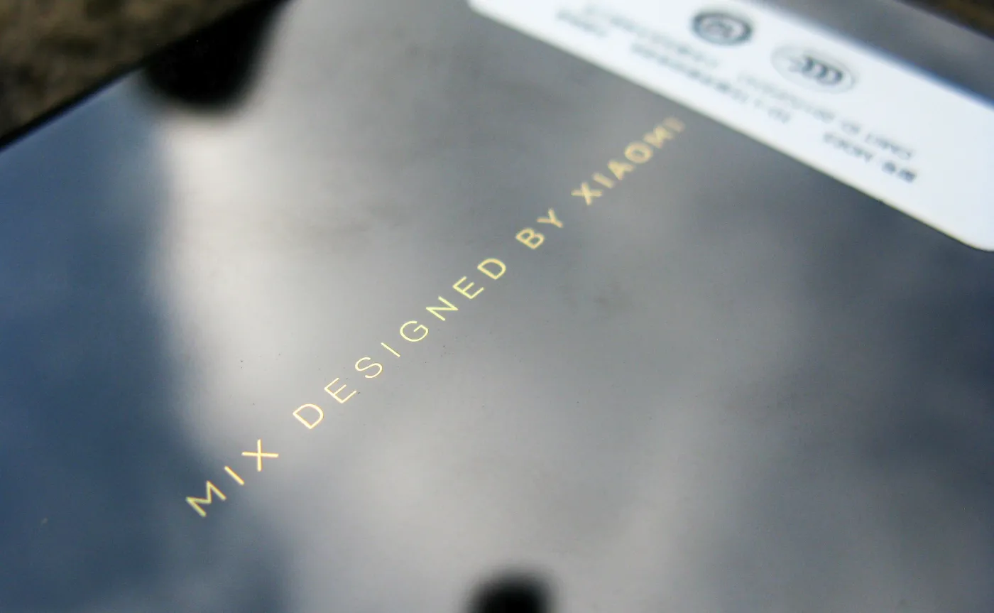10688625-xiaomi-mi-mix-2.jpg