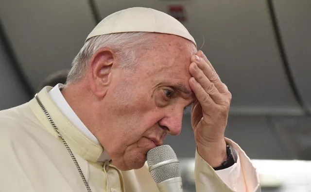 Papież przeprasza za słowa o oskarżanym o tuszowanie pedofilii biskupie z Chile. "Moje sformułowanie było niefortunne"