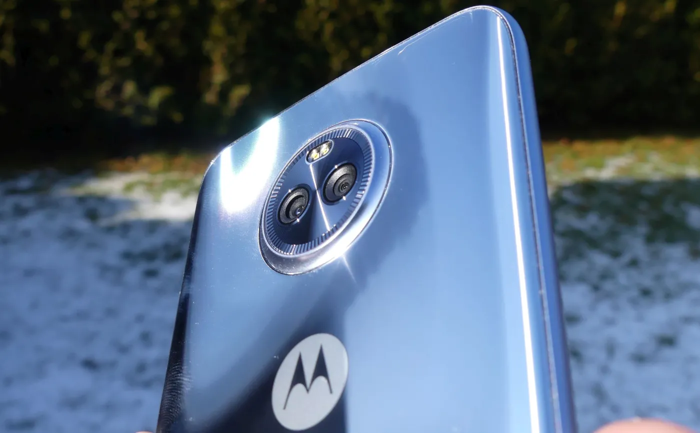 10740114-motorola-moto-x4.jpg