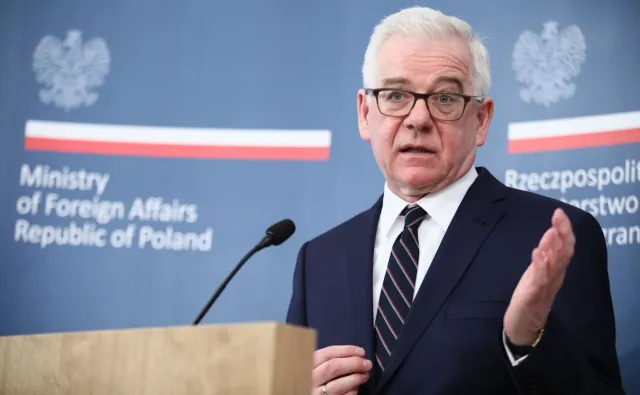 Szef MSZ na spotkaniu z ambasadorem Rosji: Polska oczekuje zwrotu wraku i współpracy przy budowie pomnika ofiar