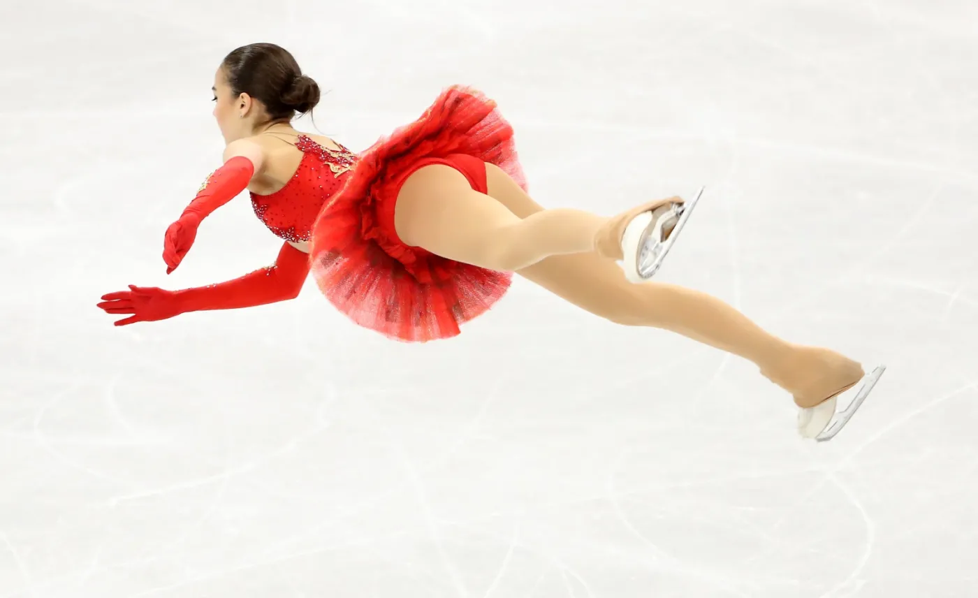 Fenomenalna 15-latka mistrzynią olimpijską w łyżwiarstwie figurowym [FOTO]