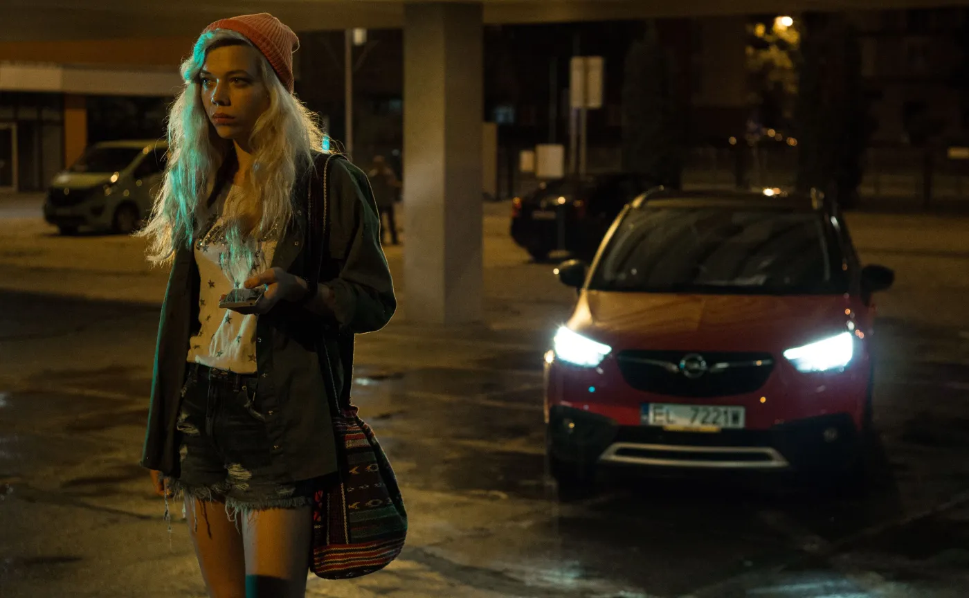 Opel napędza nowy polski serial kryminalny Ultraviolet. Zobacz, czym jeżdżą gwiazdy