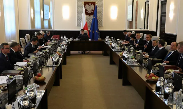 Tych pięciu ministrów kojarzy zaledwie co dziesiąty Polak [SONDAŻ ROZPOZNAWALNOŚCI]