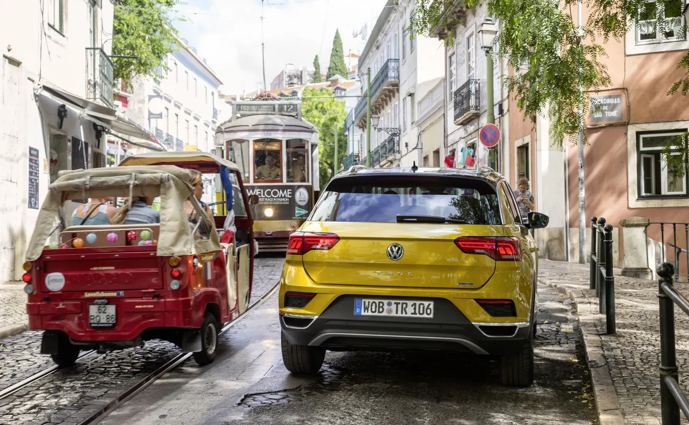 10537200-volkswagen-t-roc.jpg