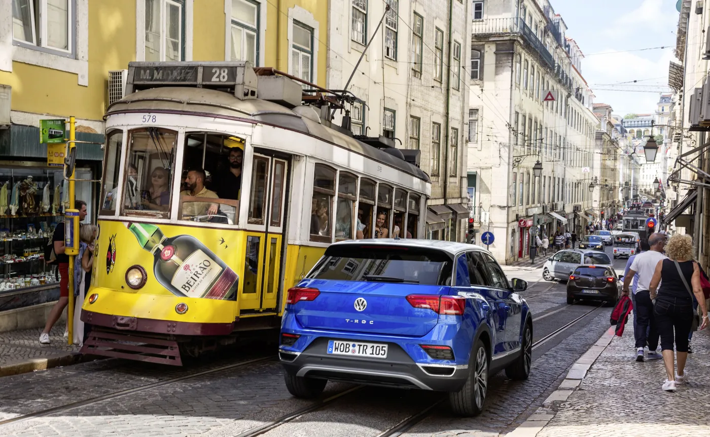 10544004-volkswagen-t-roc.jpg