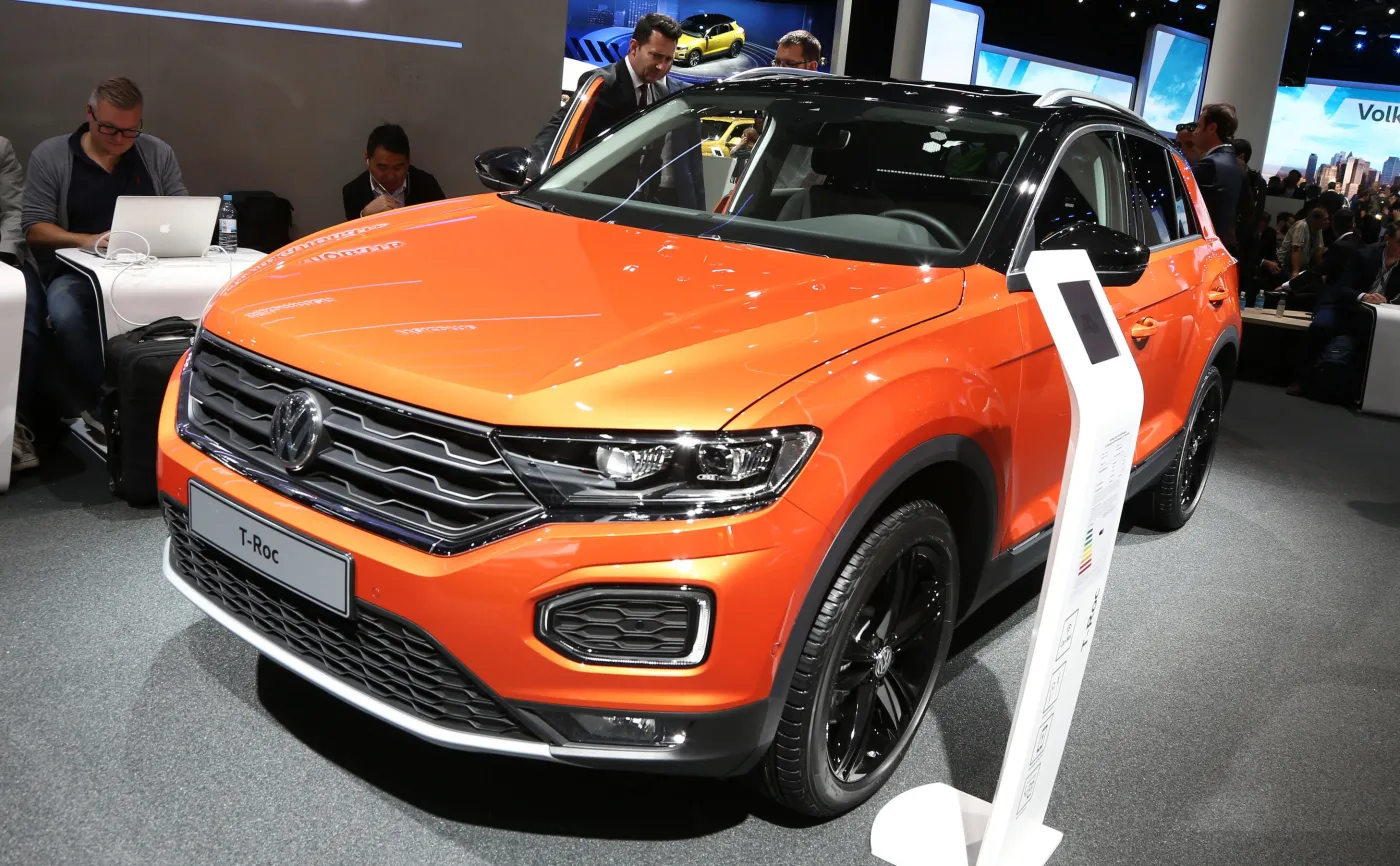 10490927-volkswagen-t-roc.jpg