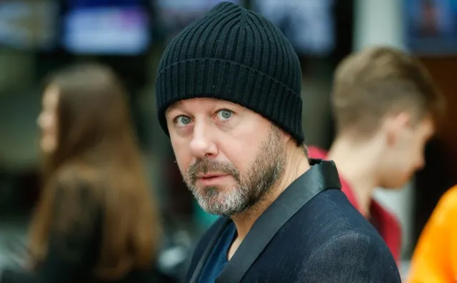 Dziennikarz do Piaska: Za każdym razem, gdy wyrywasz na Facebooku chłopaka, śmiejesz się społeczności LGBT w twarz