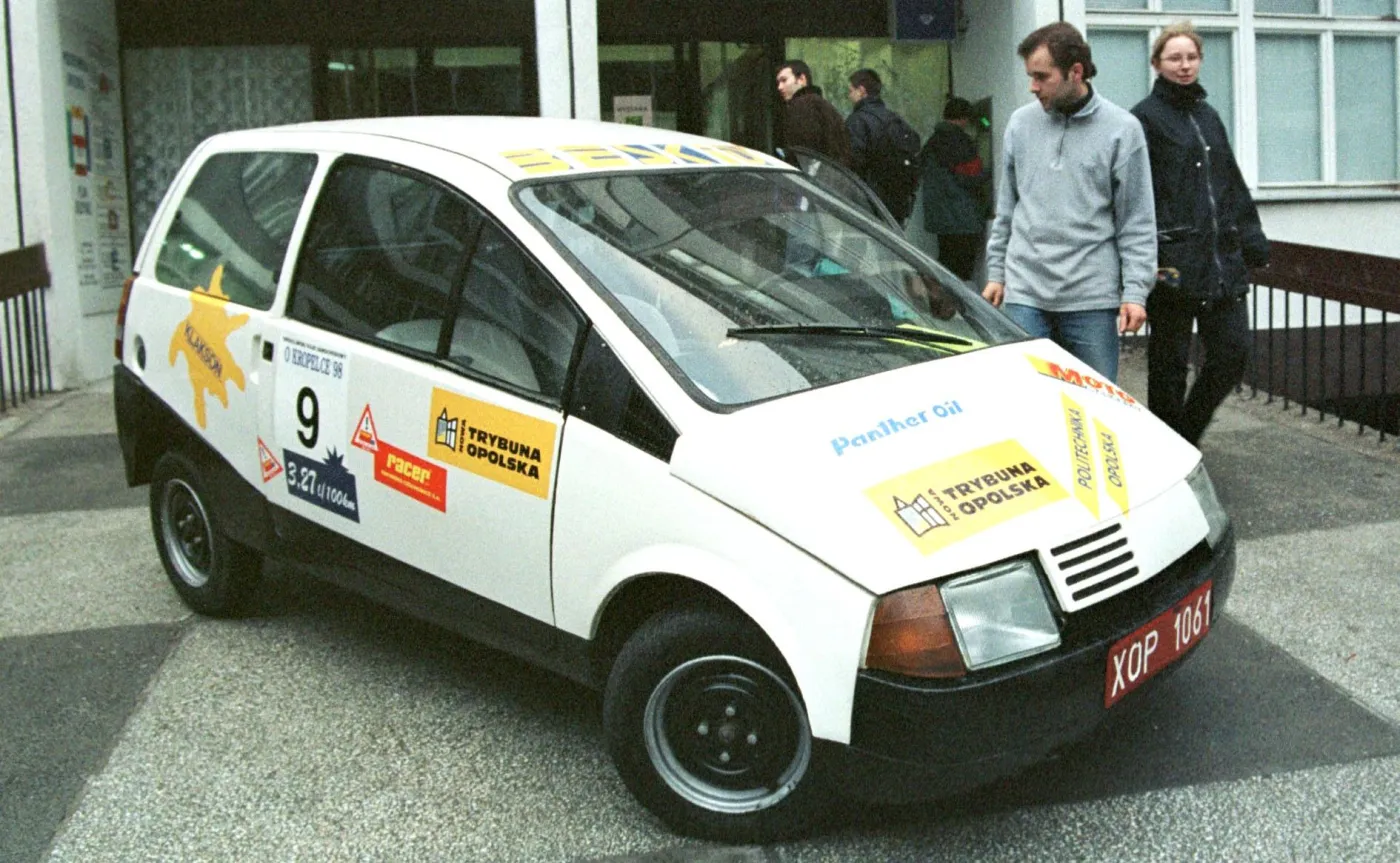 10593609-pap-19981217-00z.jpg