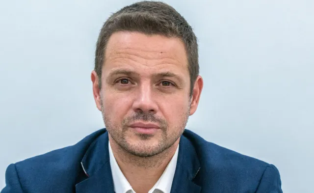 "Pijałem tanie wina, z rzadka paliłem zioło". Trzaskowski postanowił wyręczyć hejterów