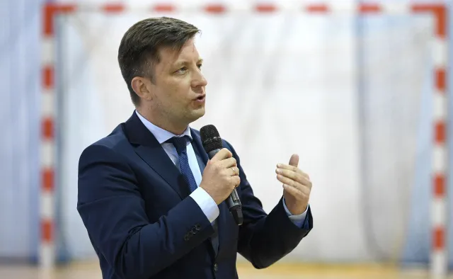 Ministrowie mają czas do północy, żeby oddać nagrody. "Kto nie zwróci, poniesie konsekwencje"