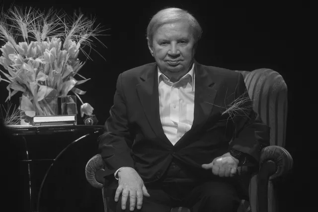 Zmarł Roman Kłosowski, niezapomniany Maliniak z "Czterdziestolatka". Był aktorem filmowym i teatralnym