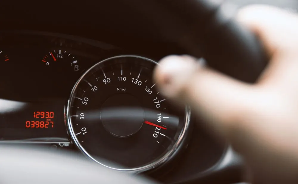 Dostał rekordowo wysoki mandat od drogówki. Teraz będzie latał jednym z sześciu helikopterów. "Tych jeszcze nie łapią na radar"