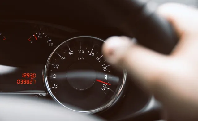 Dostał rekordowo wysoki mandat od drogówki. Teraz będzie latał jednym z sześciu helikopterów. "Tych jeszcze nie łapią na radar"