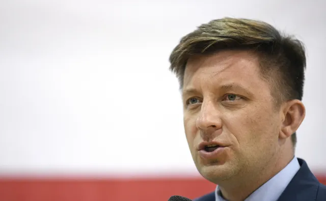 Dworczyk o wydatkach na specjalistów od wizażu: Premier wygląda dobrze. Szydło? Kobiety potrzebują więcej profesjonalnego wsparcia