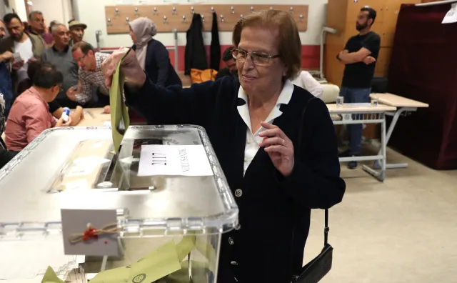 Wybory w Turcji. Rząd ogłasza zwycięstwo Erdogana. Opozycja: Jest za wcześnie