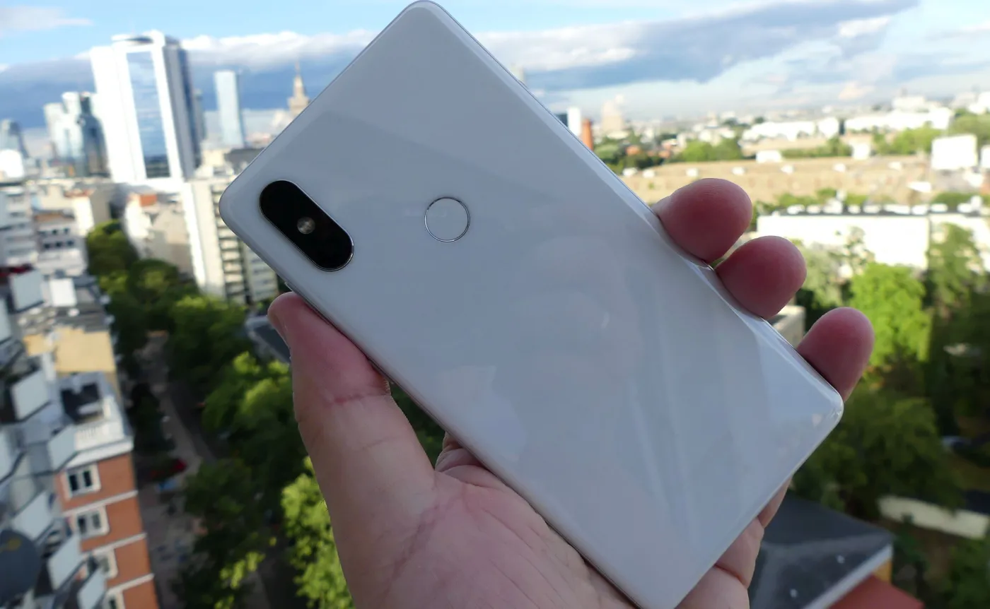 11064663-xiaomi-mi-mix-2s.jpg